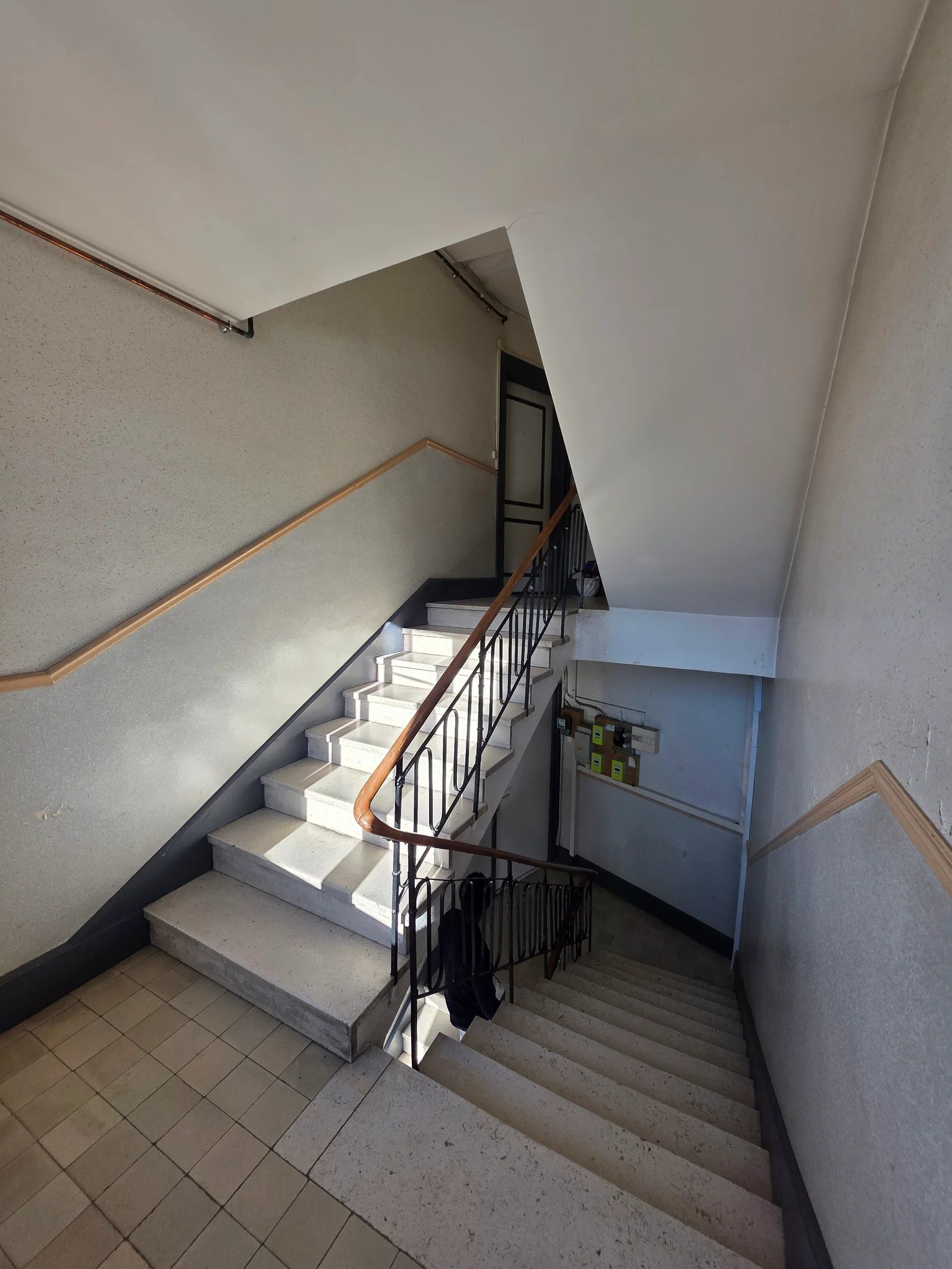 Cage d'escalier avant travaux